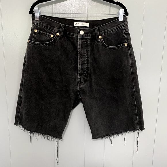 Zara Men's Black Standard Fit 10" Cut Off Classic Casual Denim Shorts 32 - Picture 2 of 8
